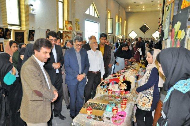 نمایشگاه صنایع دستی یلدا در قروه دایر شد