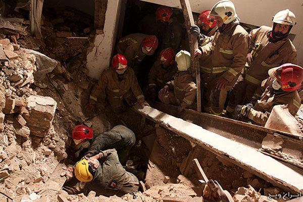 5 نفر توسط آتش نشانان همدانی نجات یافتند 5 نفر توسط آتش نشانان همدانی نجات یافتند