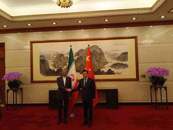 ملاقات دوجانبه وزرای خارجه ایران و چین در پکن