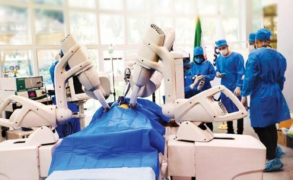 راه اندازی روبات جراح سینا در اندونزی ، این روبات ایرانی چشم جهان را به خود خیره نموده است